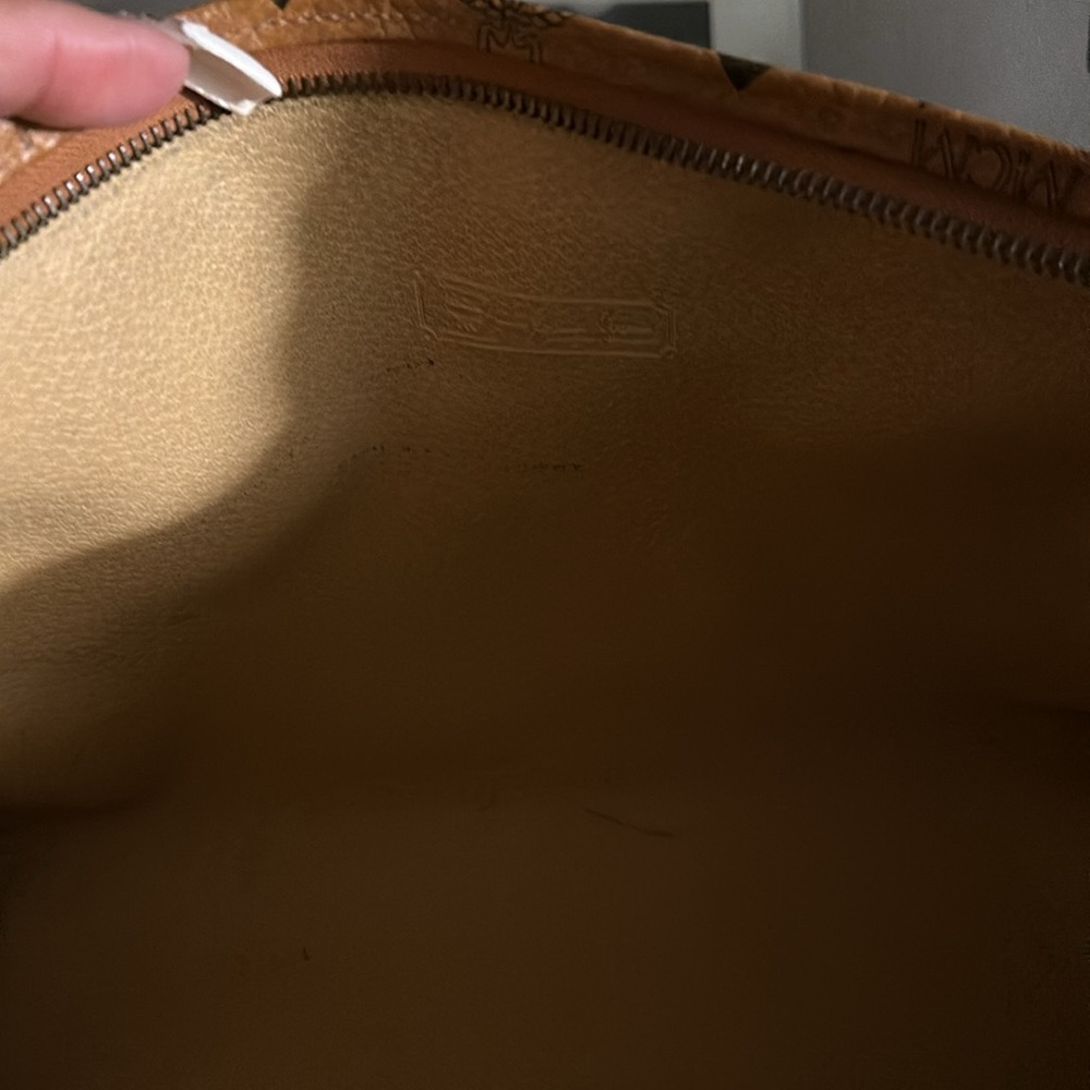 Authentic MCM Clutch. Very Clean inside. - Picture 4 of 5